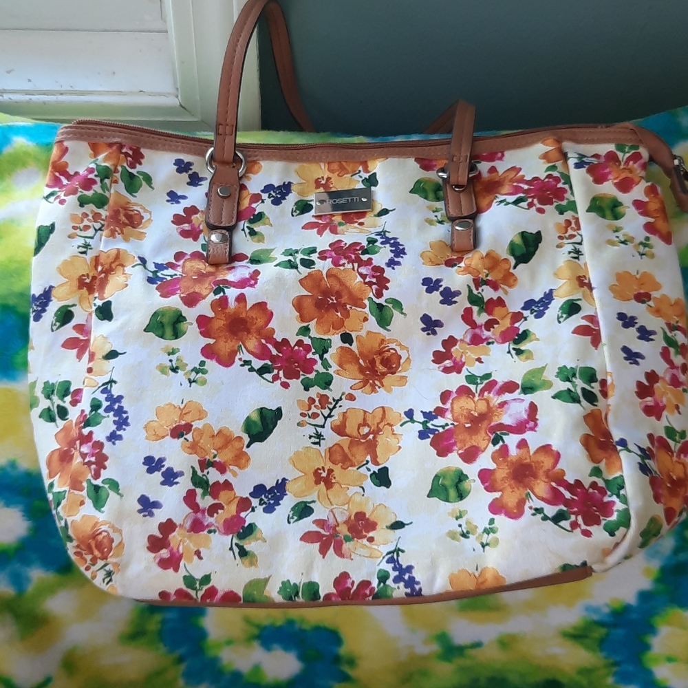 Nice Medium Size tote purse